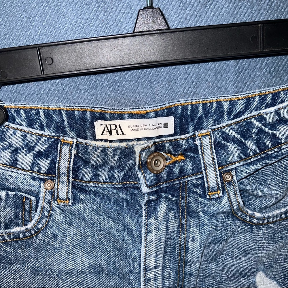 Zara Dark Wash Distressed Jean Shorts - Picture 3 of 6